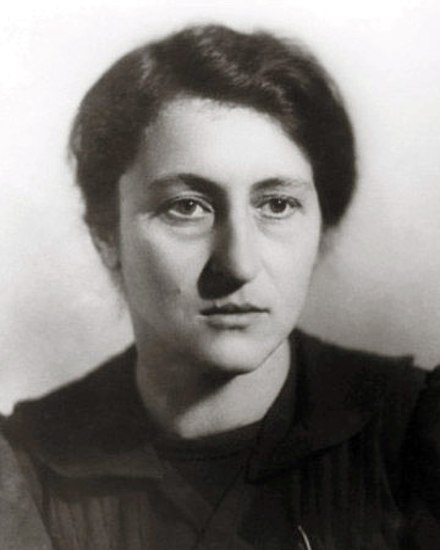 21px-Wanda_Wasilewska_2